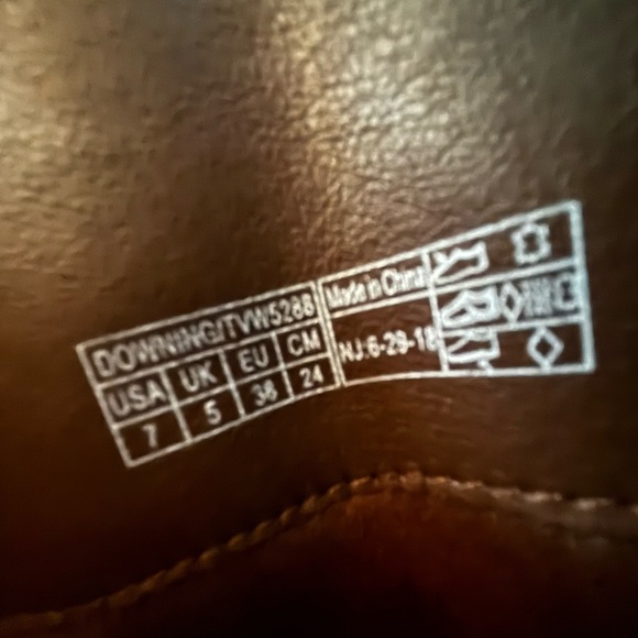 Vionic Boots - Picture 3 of 4